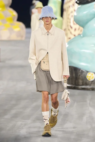 Look 38